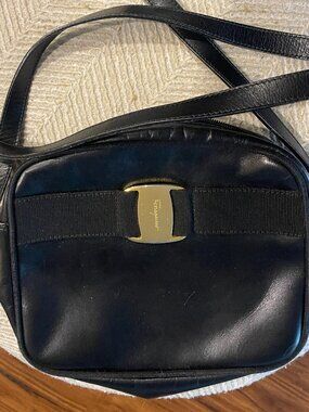 Vintage salvatore ferragamo crossbody -authentic